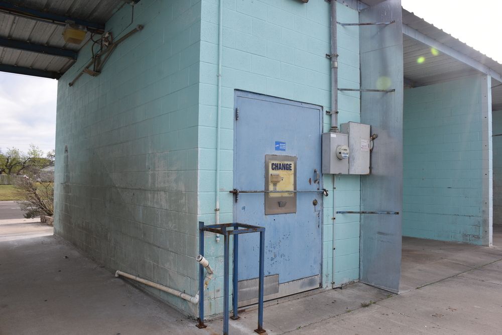 Kingsville Car Wash: 600 W Corral Ave, Kingsville, TX 78363